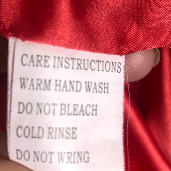 ⛔️SOLD⛔️ PASCUCCI Couture Woman's size 8 red ruched bodycon midi dress - Picture 13 of 13